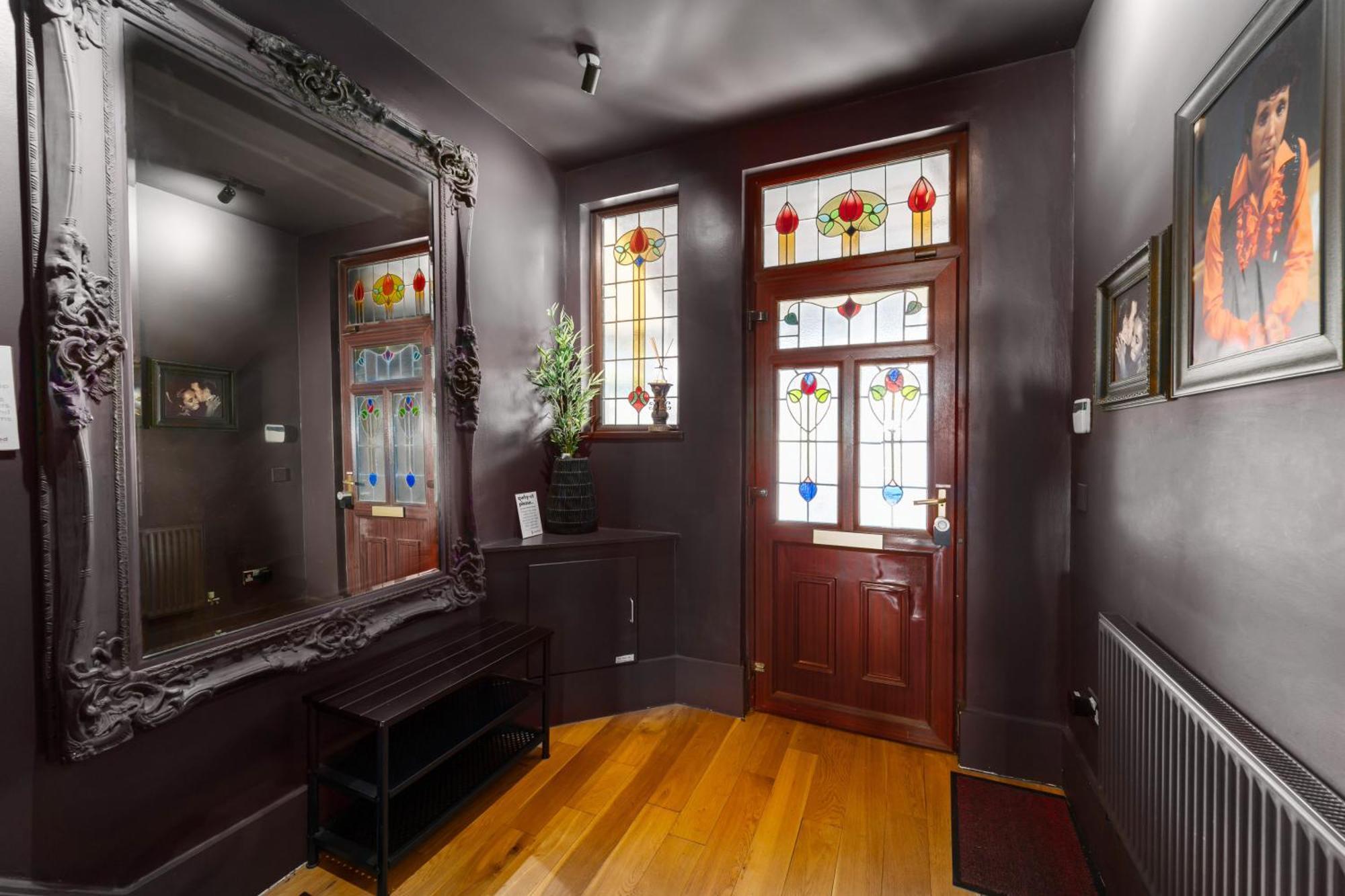 City Retreat, Spacious 4 Bed House, Games Room, Parking, Hot Tub & Bbq Кардиф Екстериор снимка