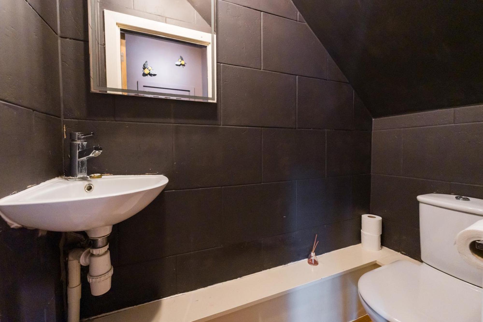 City Retreat, Spacious 4 Bed House, Games Room, Parking, Hot Tub & Bbq Кардиф Екстериор снимка