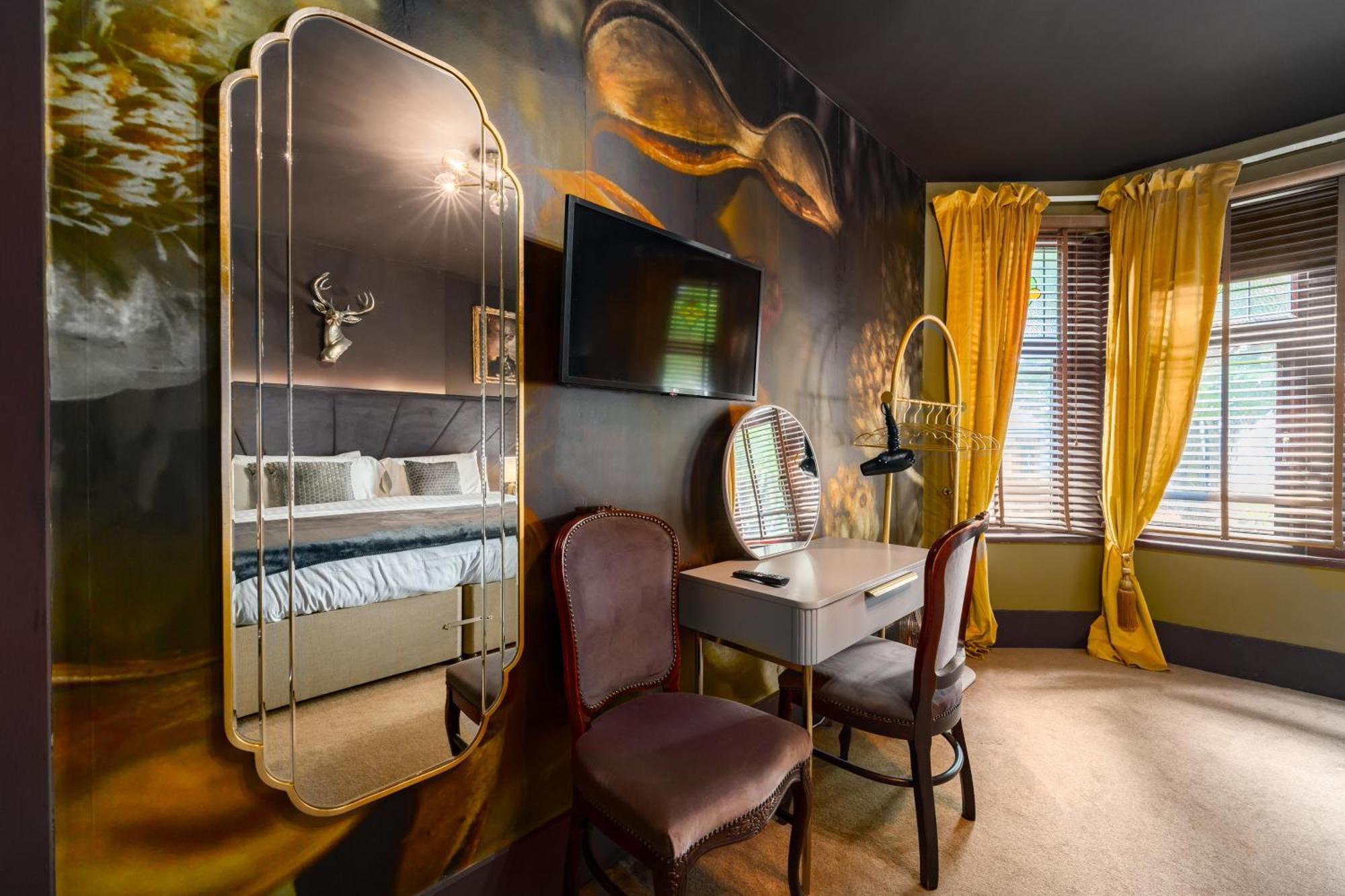 City Retreat, Spacious 4 Bed House, Games Room, Parking, Hot Tub & Bbq Кардиф Екстериор снимка